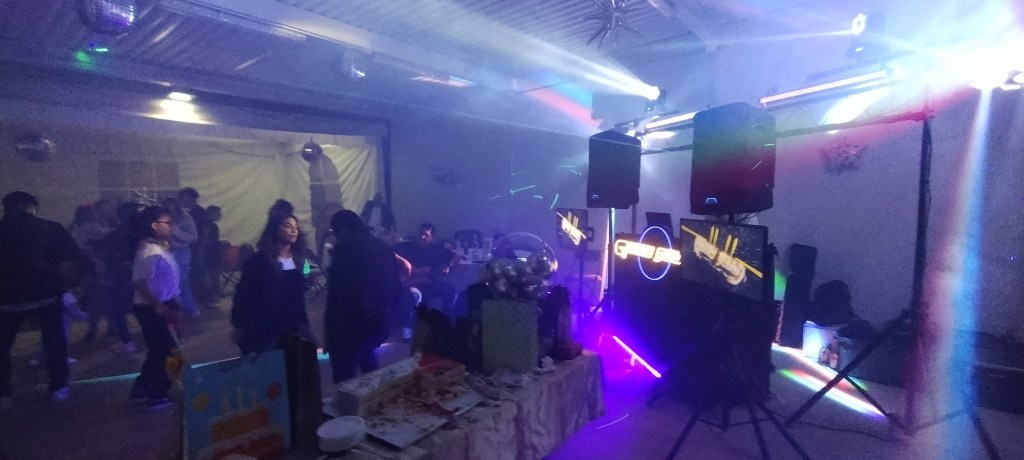 Montaje en fiesta retro